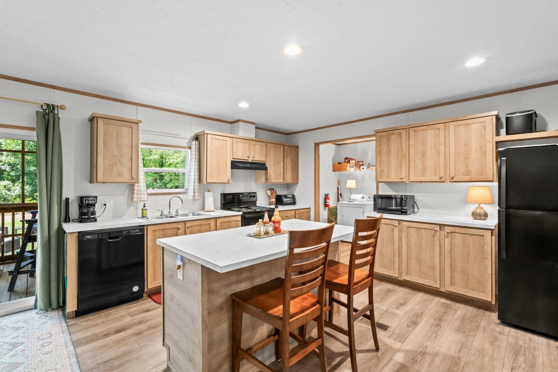 2463 Hanna Lake Rd.  Photo 9
