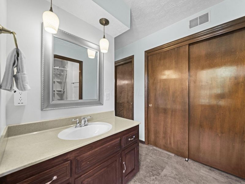 1301 Black Oak, Westerville, OH 43081 Photo 32
