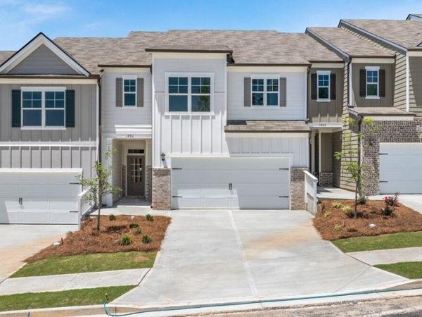 1801 Meadow Green Circle, Gainesville, GA 30501
