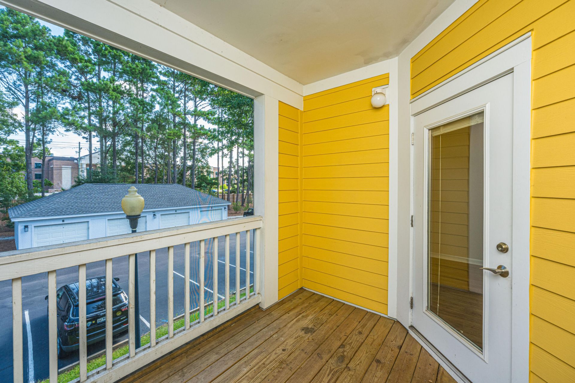2128 Chatelain Way Photo 28