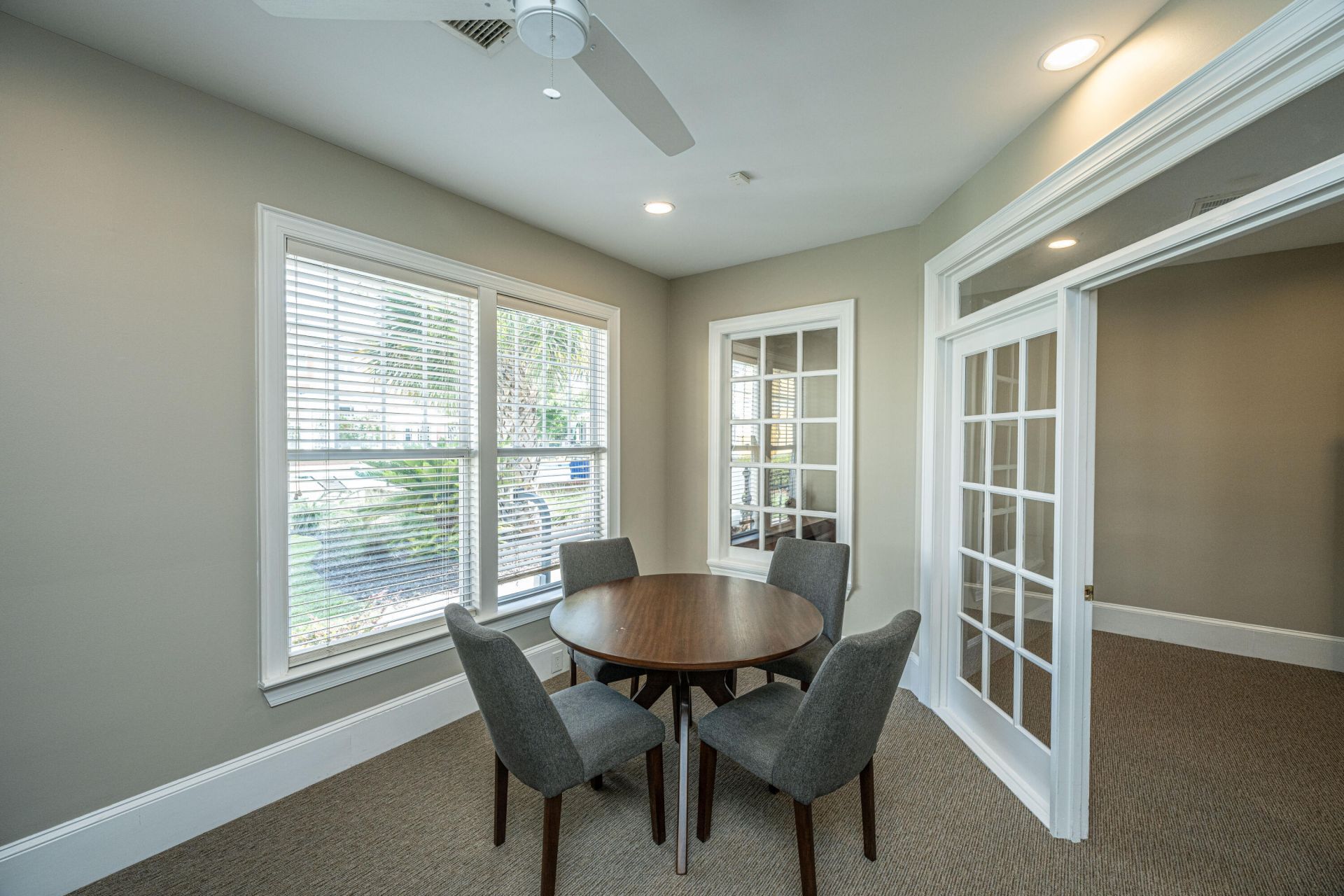 2128 Chatelain Way Photo 43
