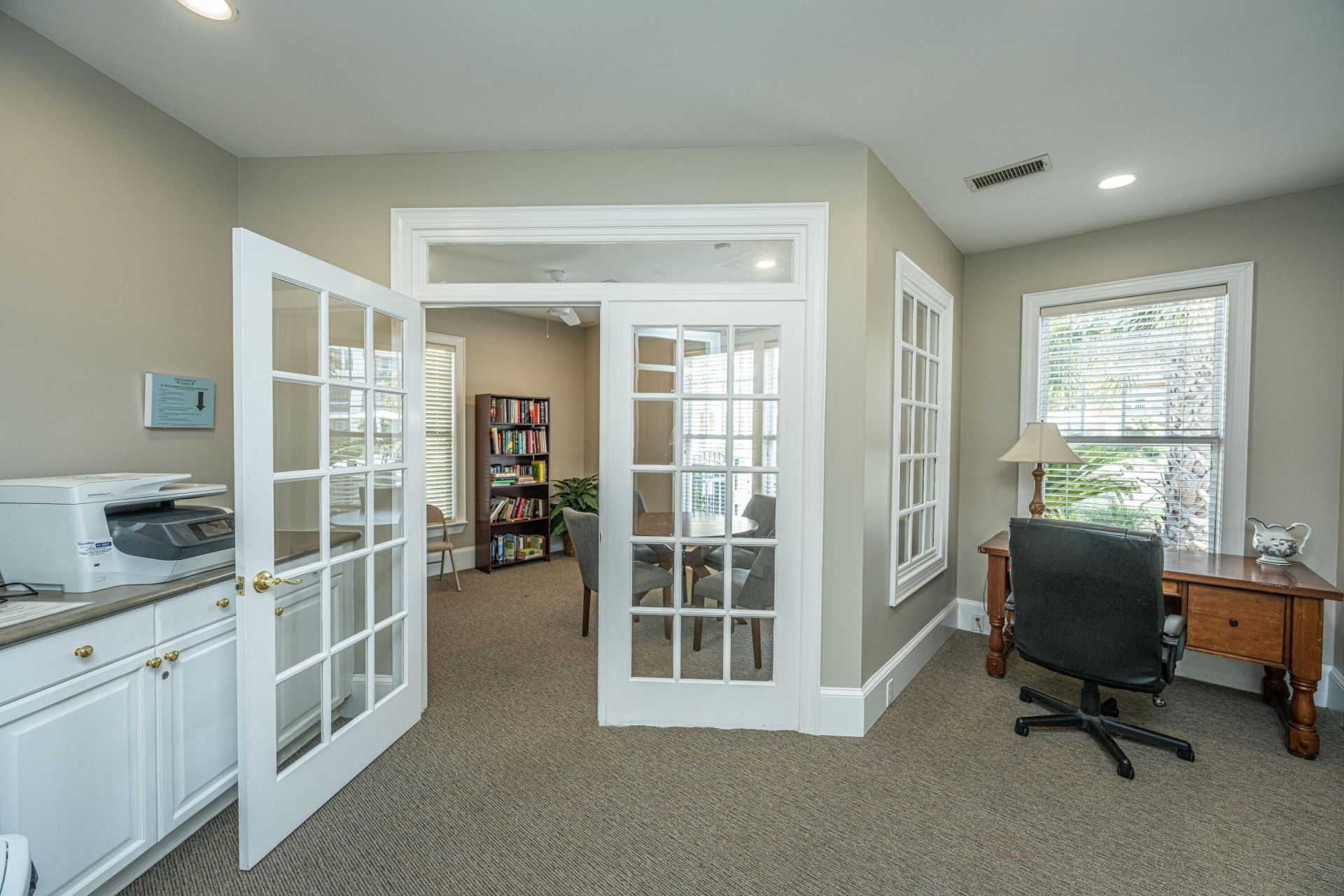 2128 Chatelain Way Photo 44
