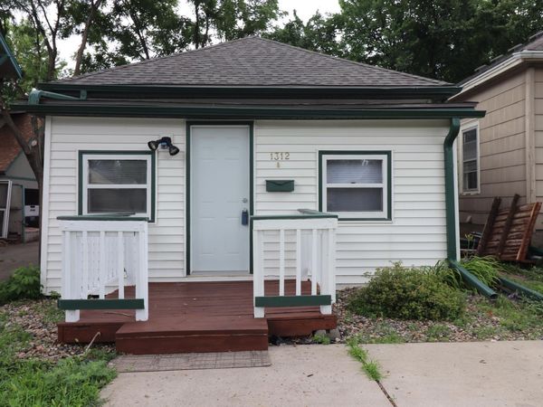 1312 E 5th St, Sioux Falls, SD 57103