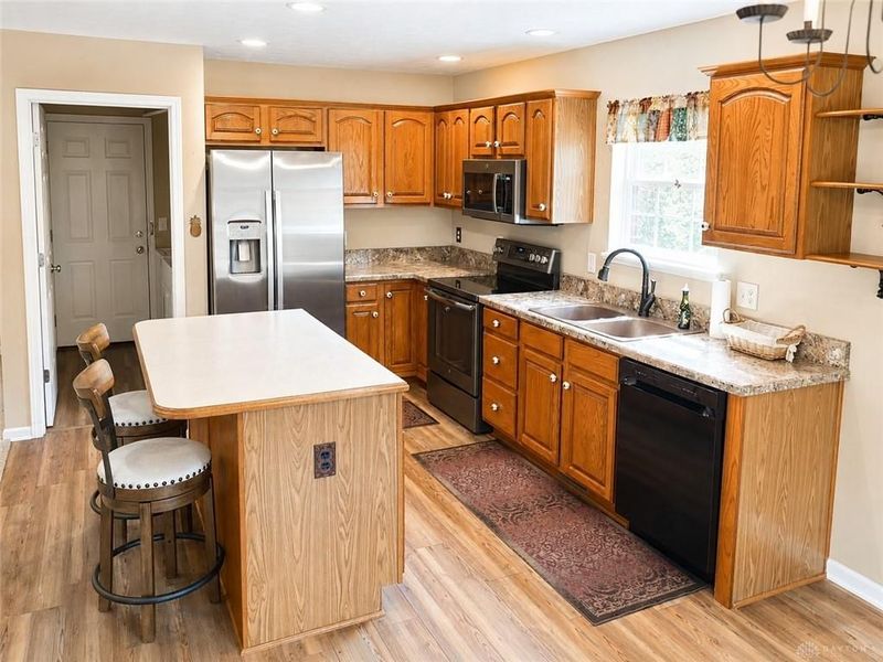 638 Willow Point Court, Troy, OH 45373 Photo 7