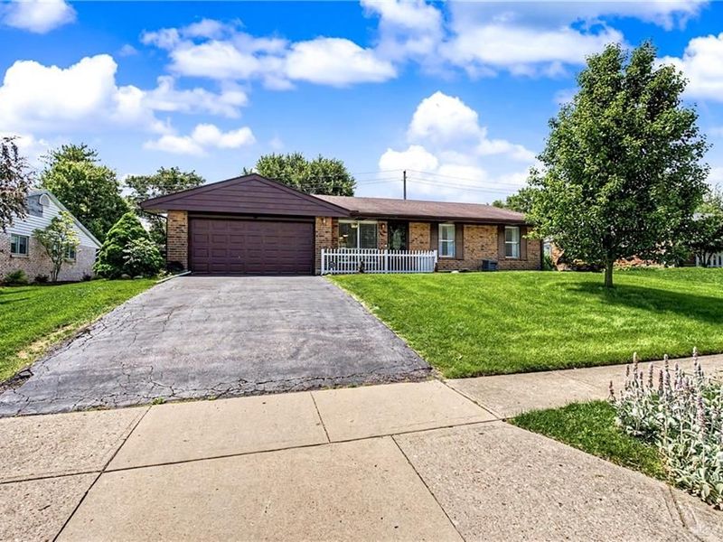 240 Orchard Hill Drive, West Carrollton, OH 45449 Photo 2