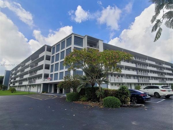 950 Hillcrest Dr, Unit 109, Hollywood, FL 33021