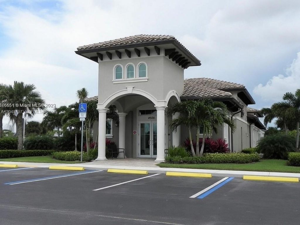 950 Hillcrest Dr, Unit 109, Hollywood, FL 33021 Photo
