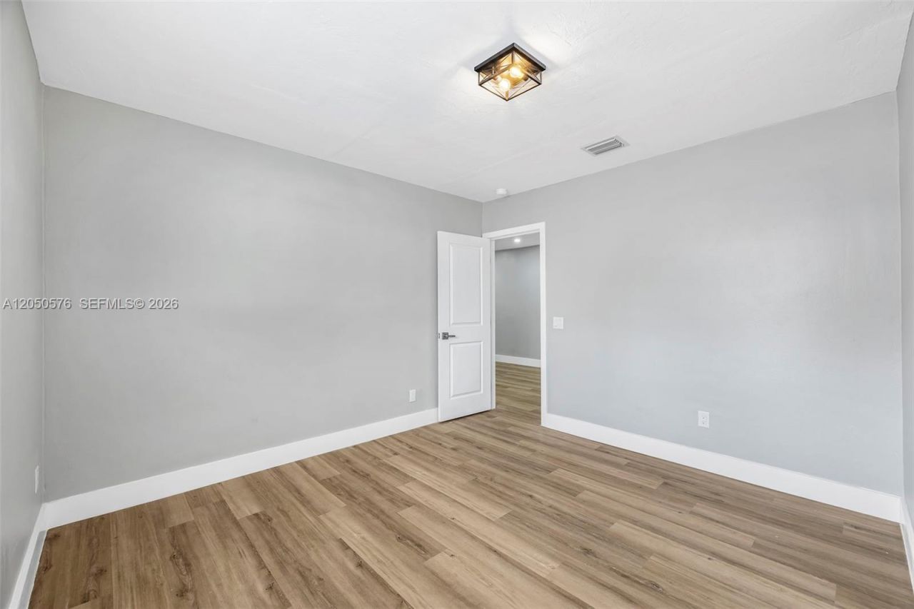 3481 SW 87th Ct, Unit REAR, Miami, FL 33165 Photo