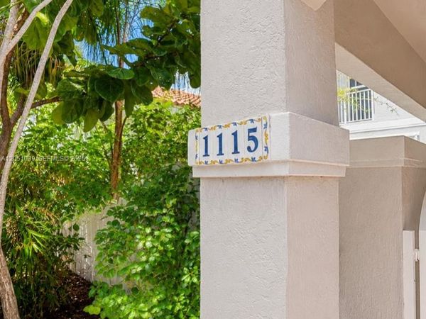 1115 Weeping Willow Way , Hollywood, FL 33019