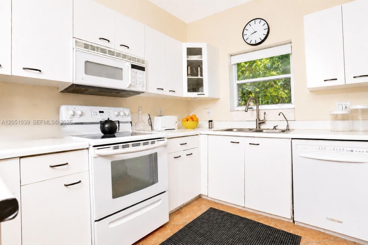 1115 Weeping Willow Way , Hollywood, FL 33019 Photo