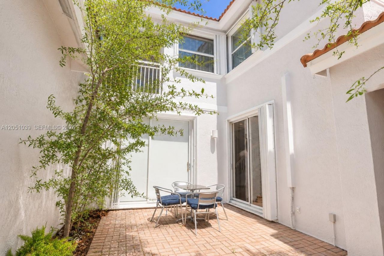 1115 Weeping Willow Way , Hollywood, FL 33019 Photo