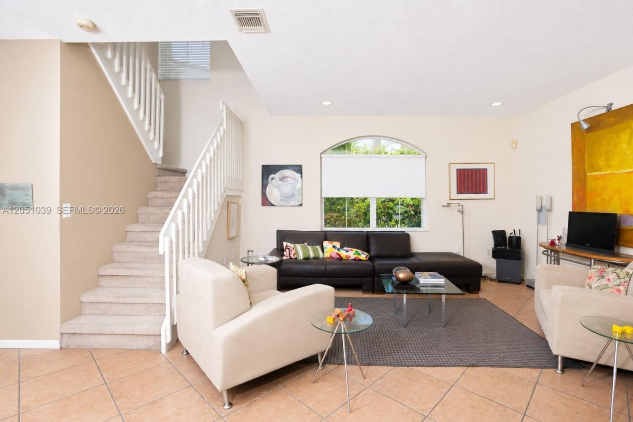 1115 Weeping Willow Way , Hollywood, FL 33019 Photo
