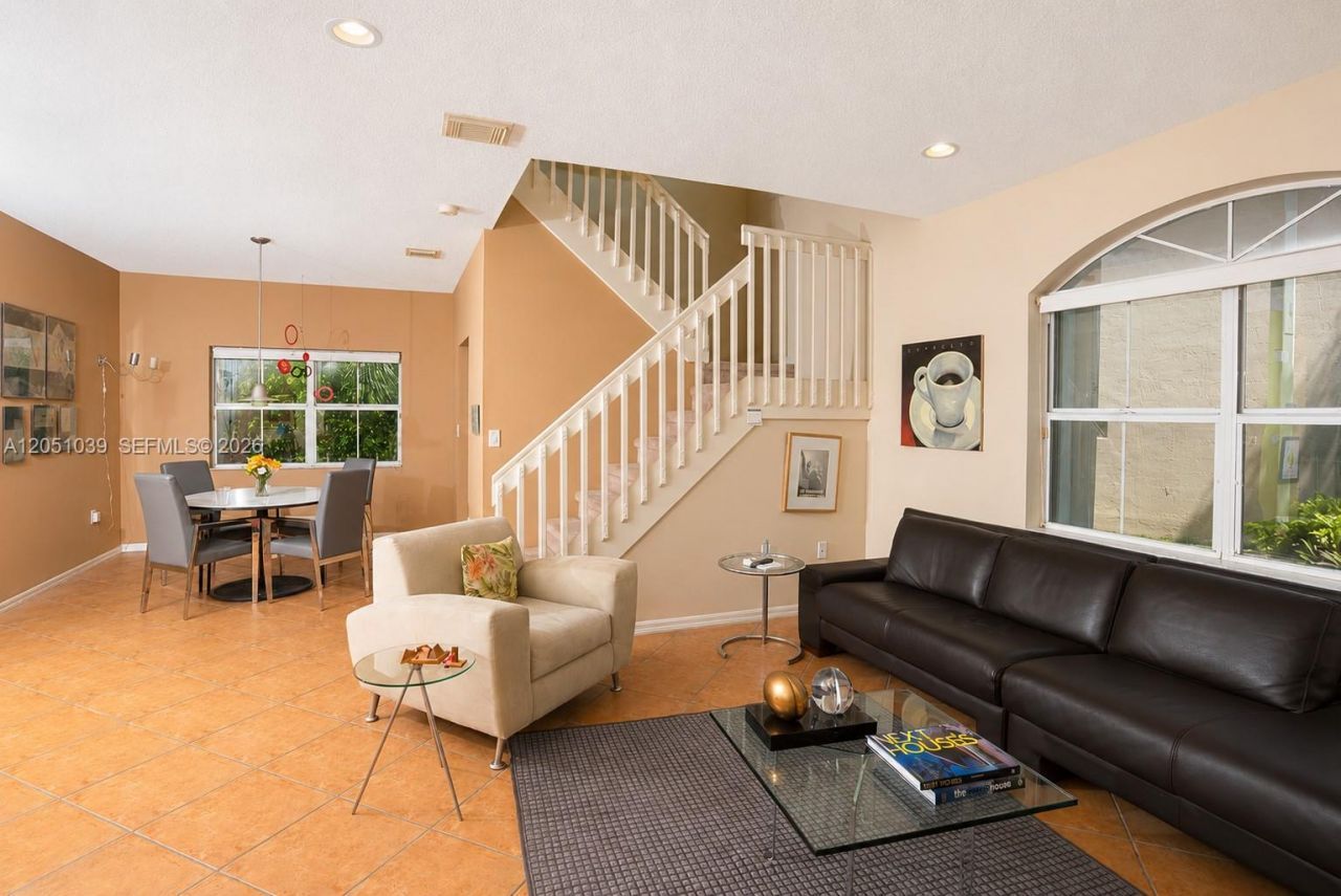 1115 Weeping Willow Way , Hollywood, FL 33019 Photo
