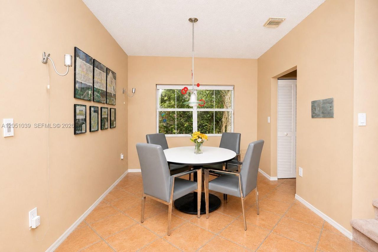 1115 Weeping Willow Way , Hollywood, FL 33019 Photo