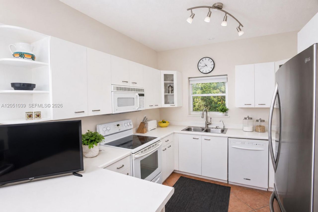1115 Weeping Willow Way , Hollywood, FL 33019 Photo