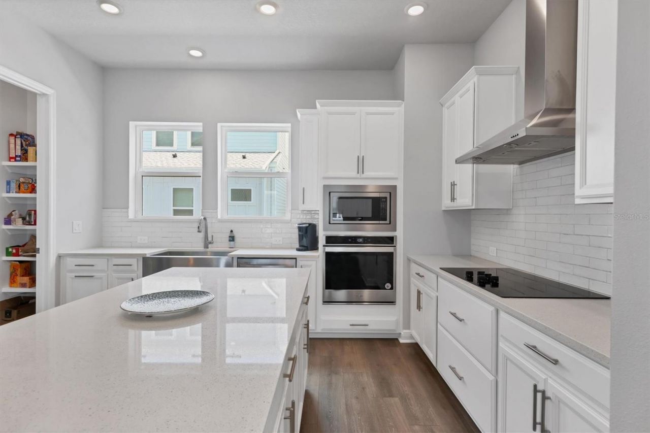 2329 Lindstrom Street , Sarasota, FL 34236 Photo