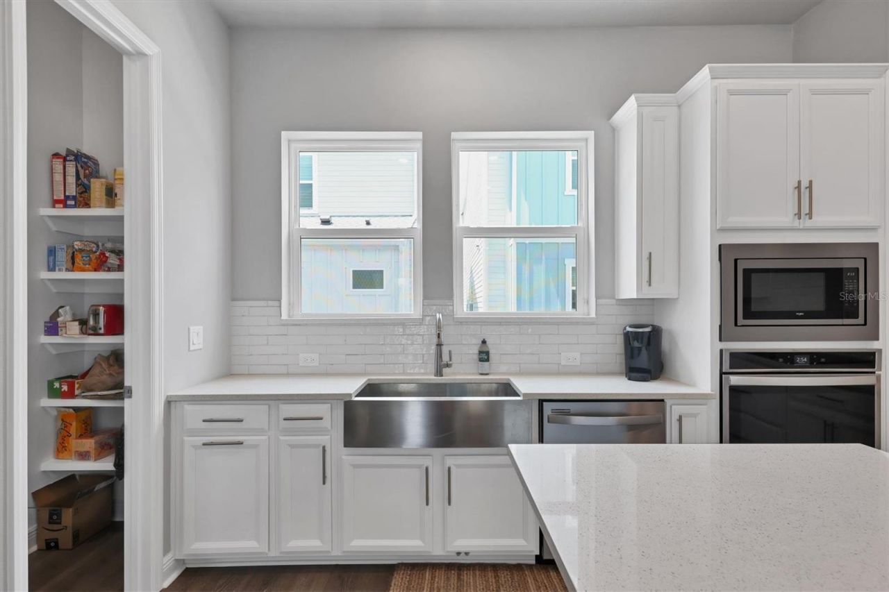 2329 Lindstrom Street , Sarasota, FL 34236 Photo