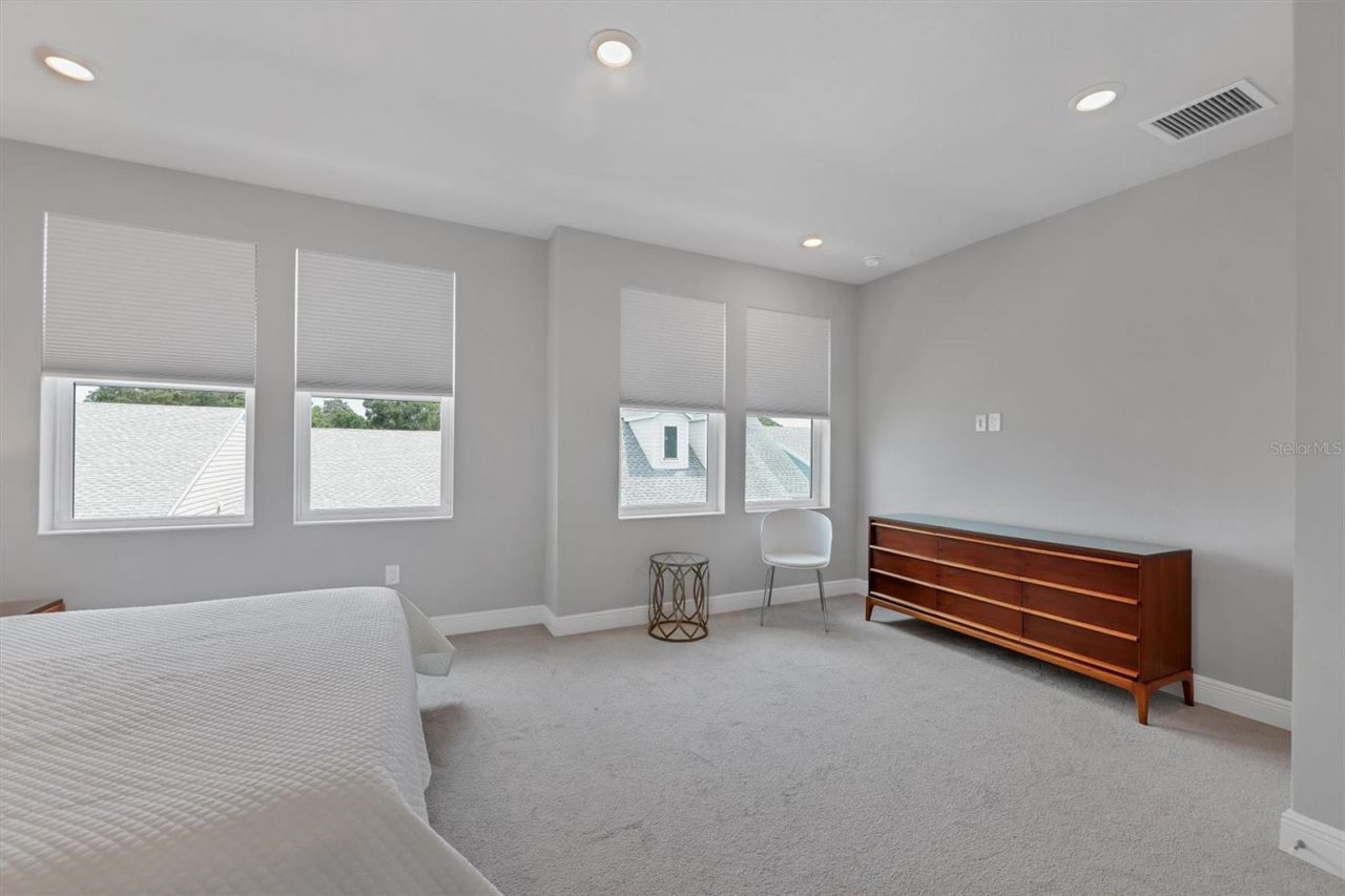 2329 Lindstrom Street , Sarasota, FL 34236 Photo