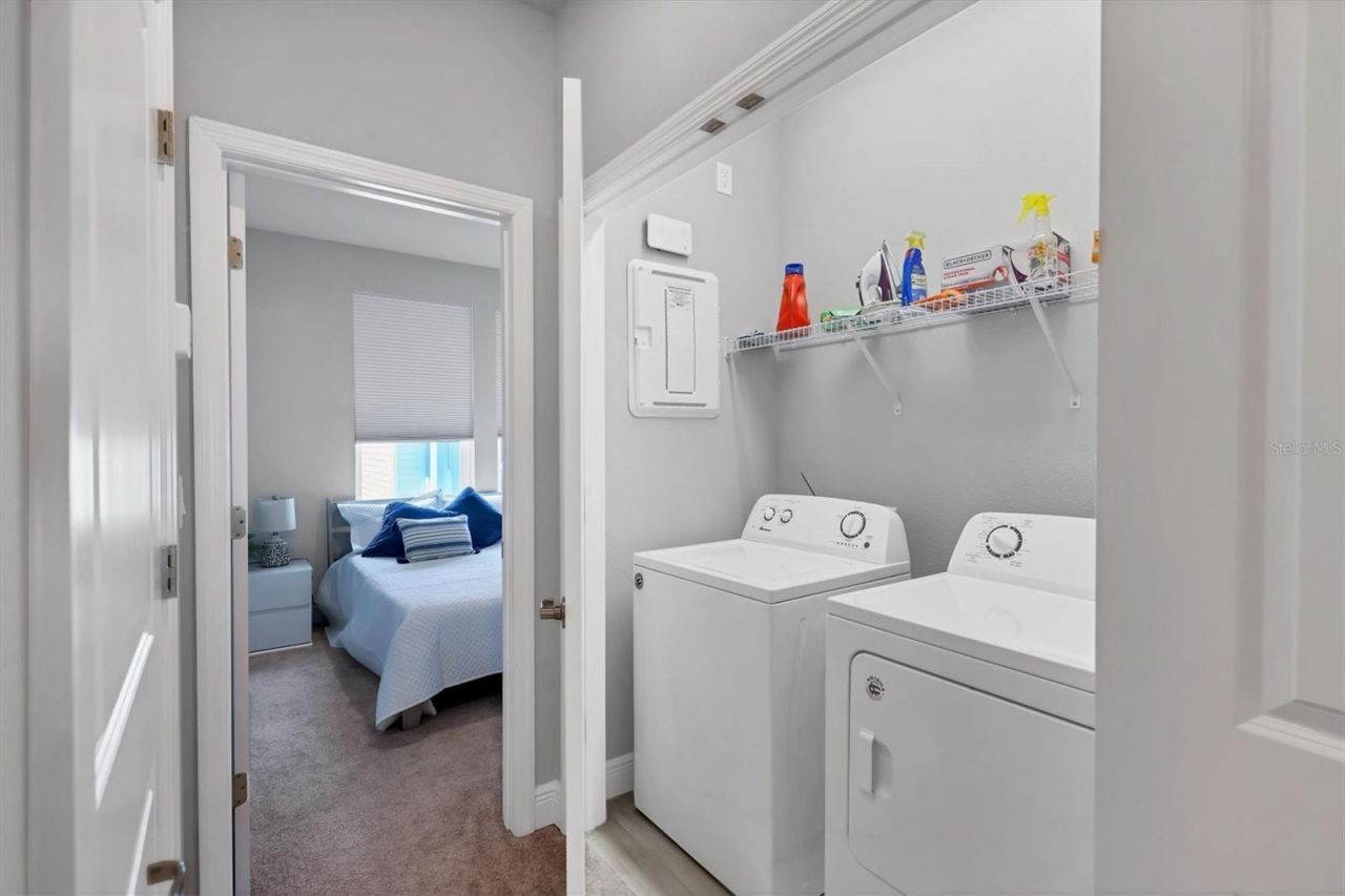 2329 Lindstrom Street , Sarasota, FL 34236 Photo