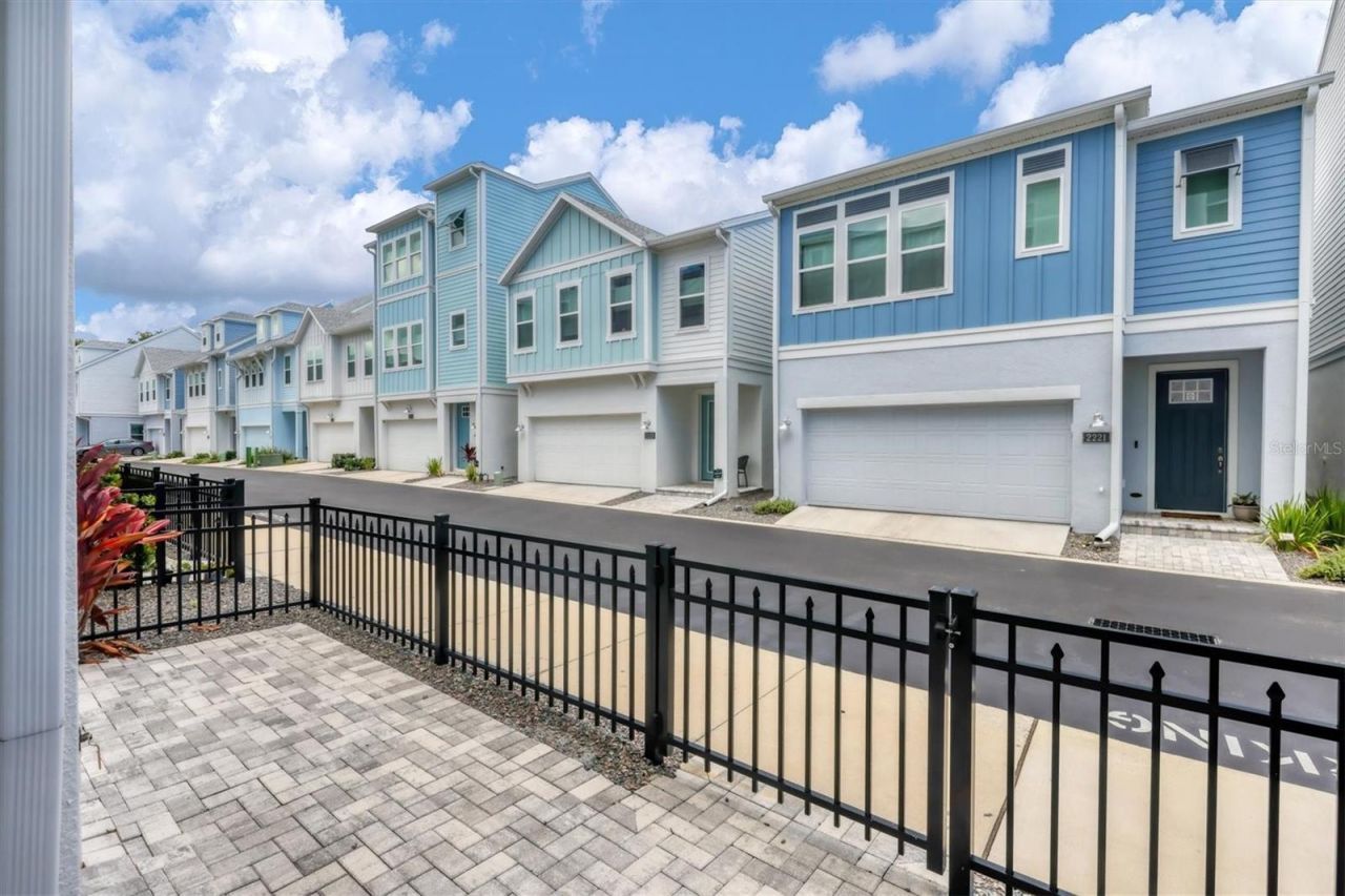 2329 Lindstrom Street , Sarasota, FL 34236 Photo