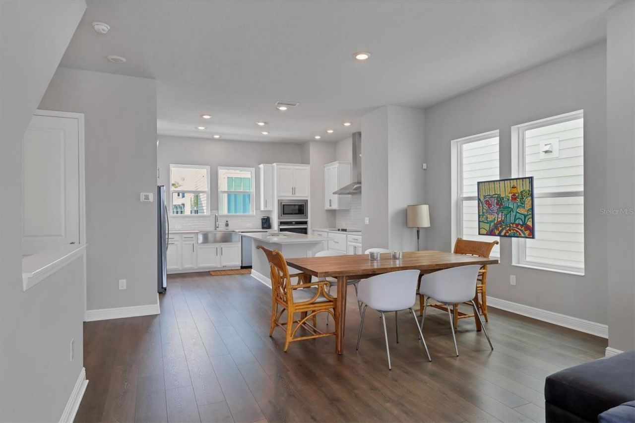 2329 Lindstrom Street , Sarasota, FL 34236 Photo