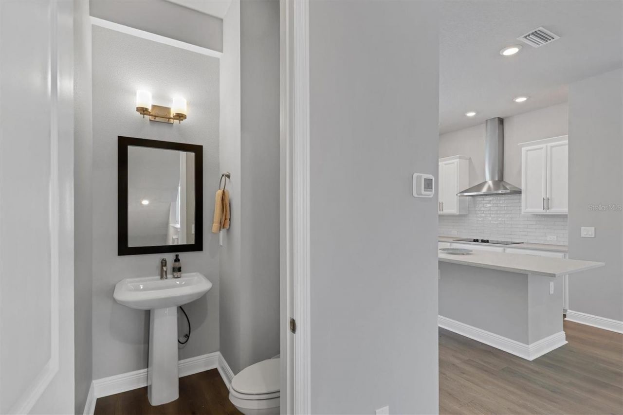 2329 Lindstrom Street , Sarasota, FL 34236 Photo