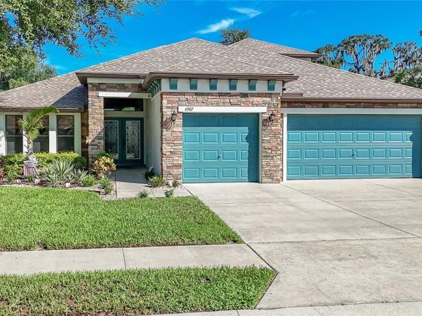 4907 POINTE O WOODS DRIVE , WESLEY CHAPEL, FL 33543