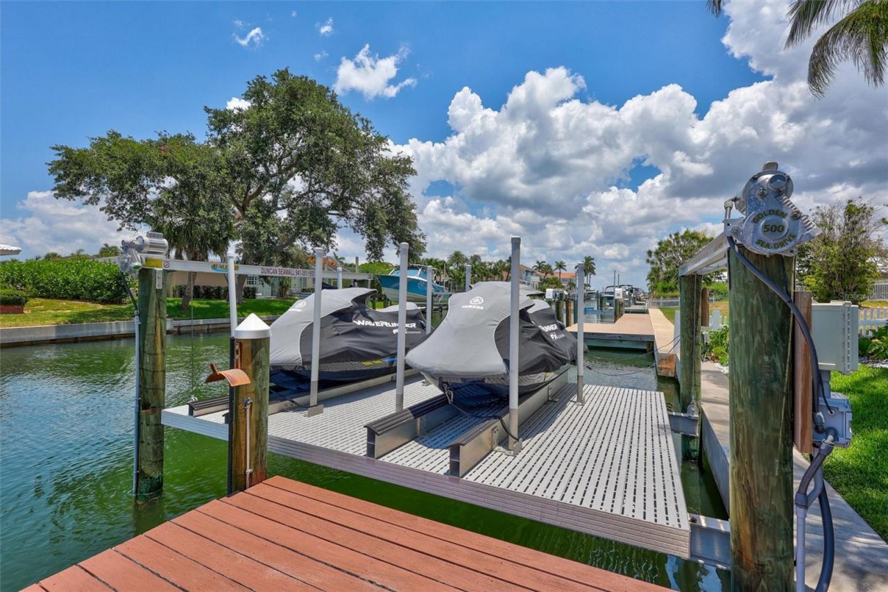 571 Ranger Lane , Longboat Key, FL 34228 Photo
