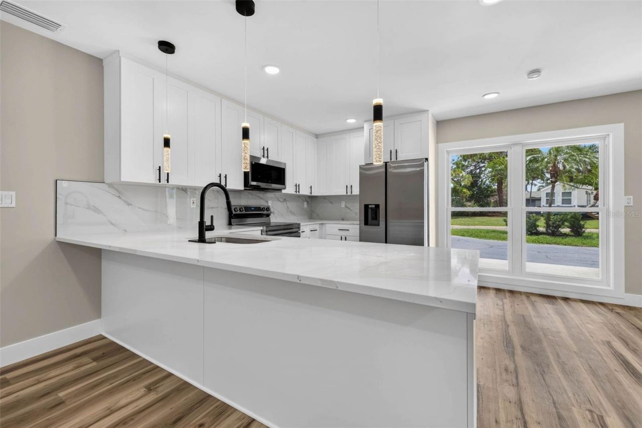 1524 Carson Circle Ne, Saint Petersburg, FL 33703 Photo