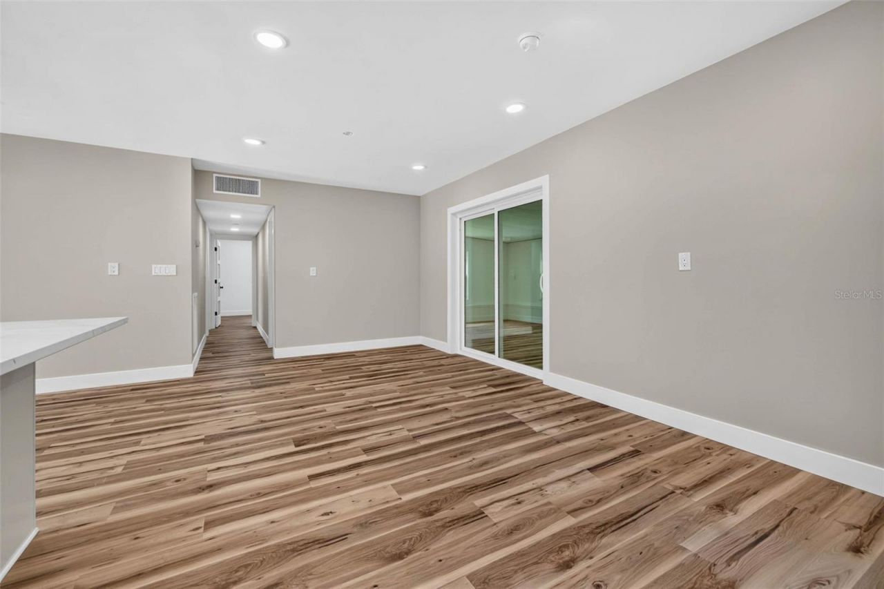 1524 Carson Circle Ne, Saint Petersburg, FL 33703 Photo