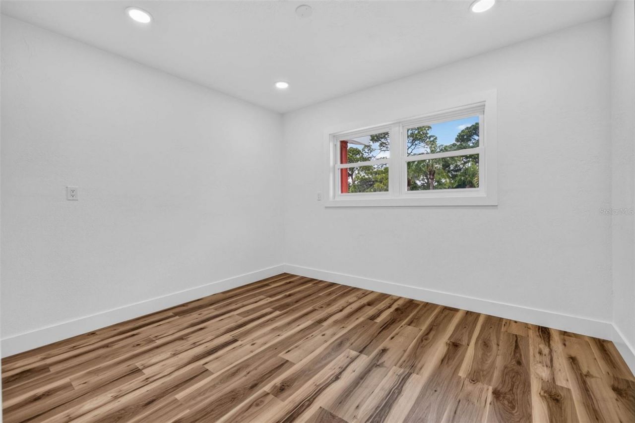 1524 Carson Circle Ne, Saint Petersburg, FL 33703 Photo
