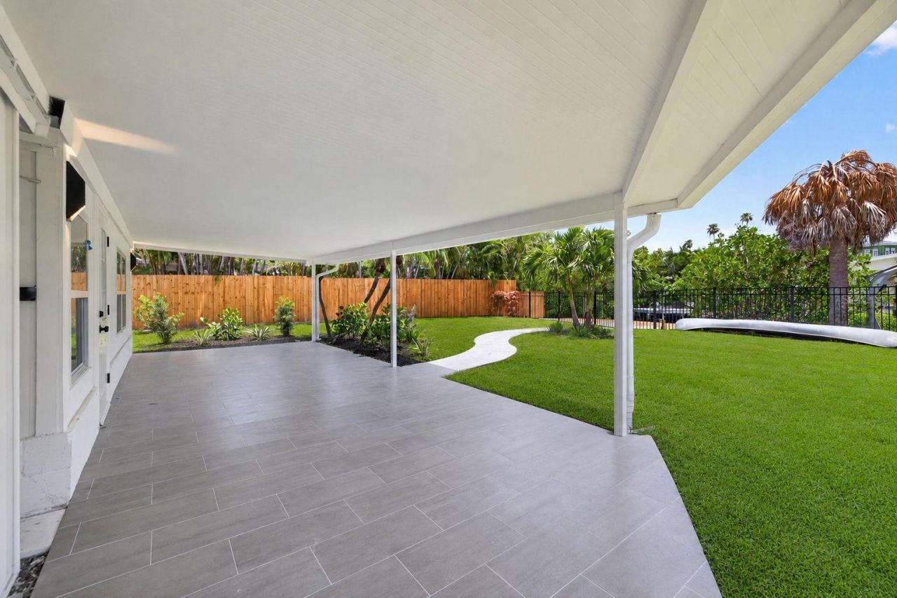 1524 Carson Circle Ne, Saint Petersburg, FL 33703 Photo