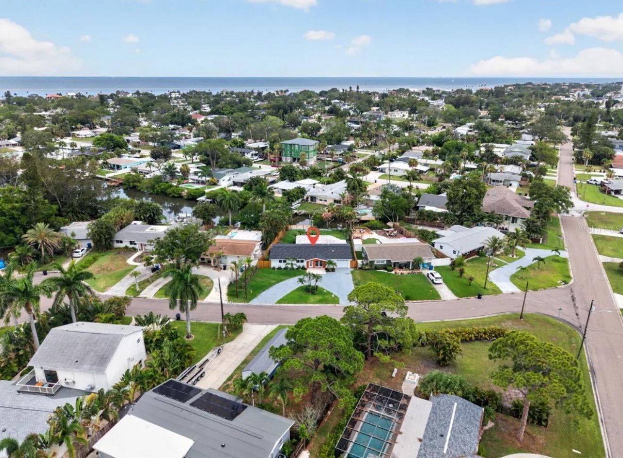 1524 Carson Circle Ne, Saint Petersburg, FL 33703 Photo