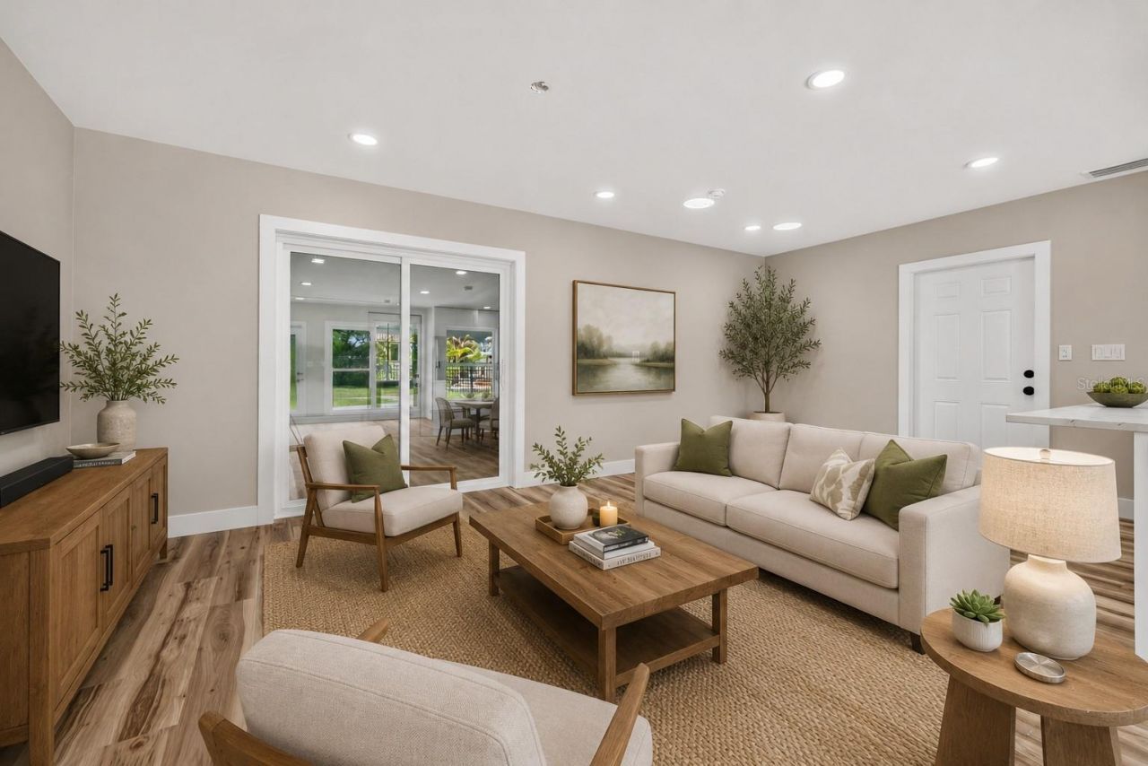 1524 Carson Circle Ne, Saint Petersburg, FL 33703 Photo