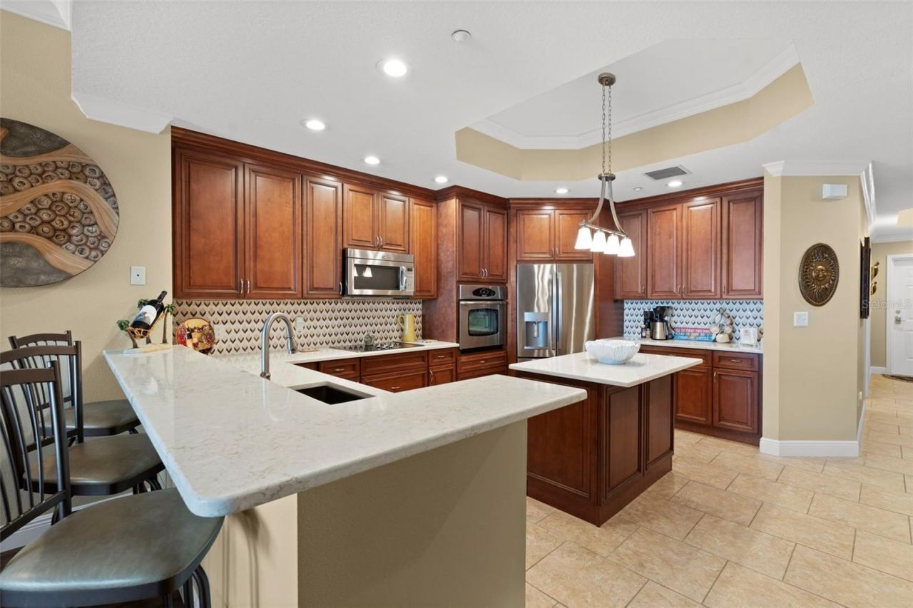 17717 Gulf Boulevard, Unit 604, Redington Shores, FL 33708 Photo