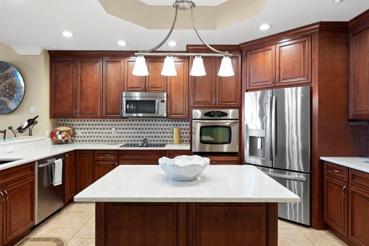 17717 Gulf Boulevard, Unit 604, Redington Shores, FL 33708 Photo