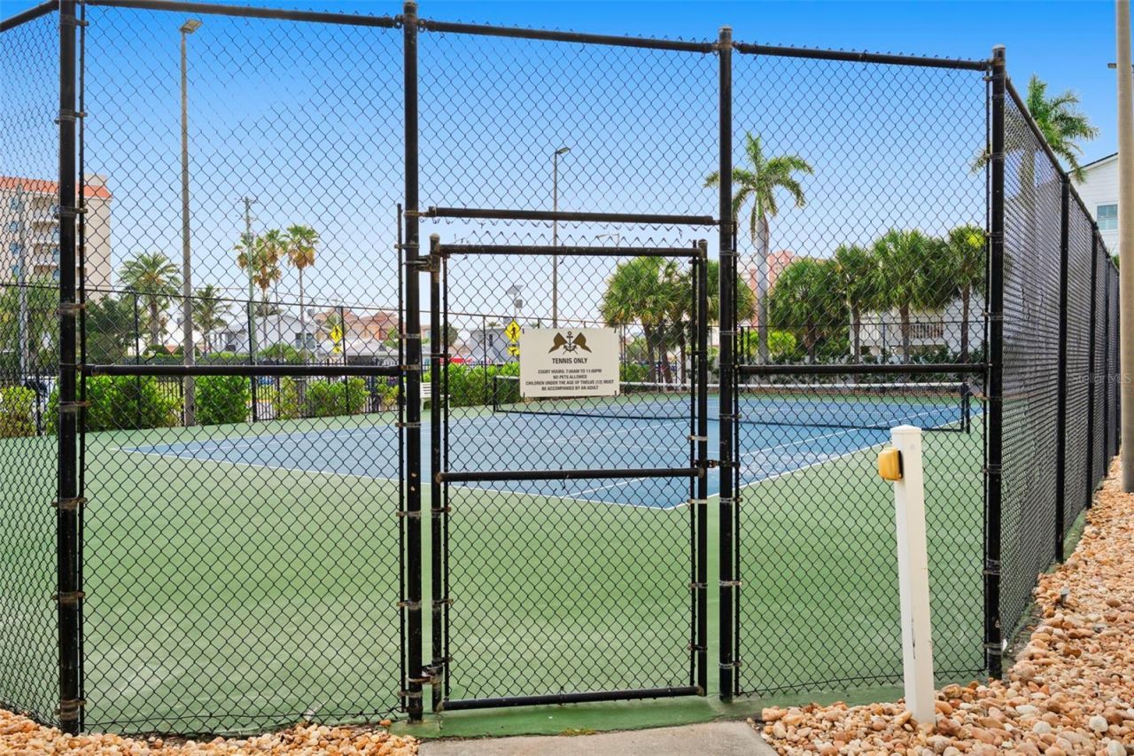17717 Gulf Boulevard, Unit 604, Redington Shores, FL 33708 Photo