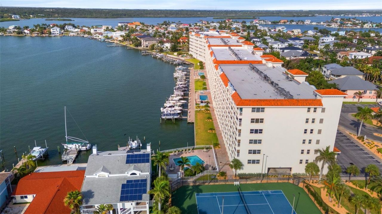 17717 Gulf Boulevard, Unit 604, Redington Shores, FL 33708 Photo