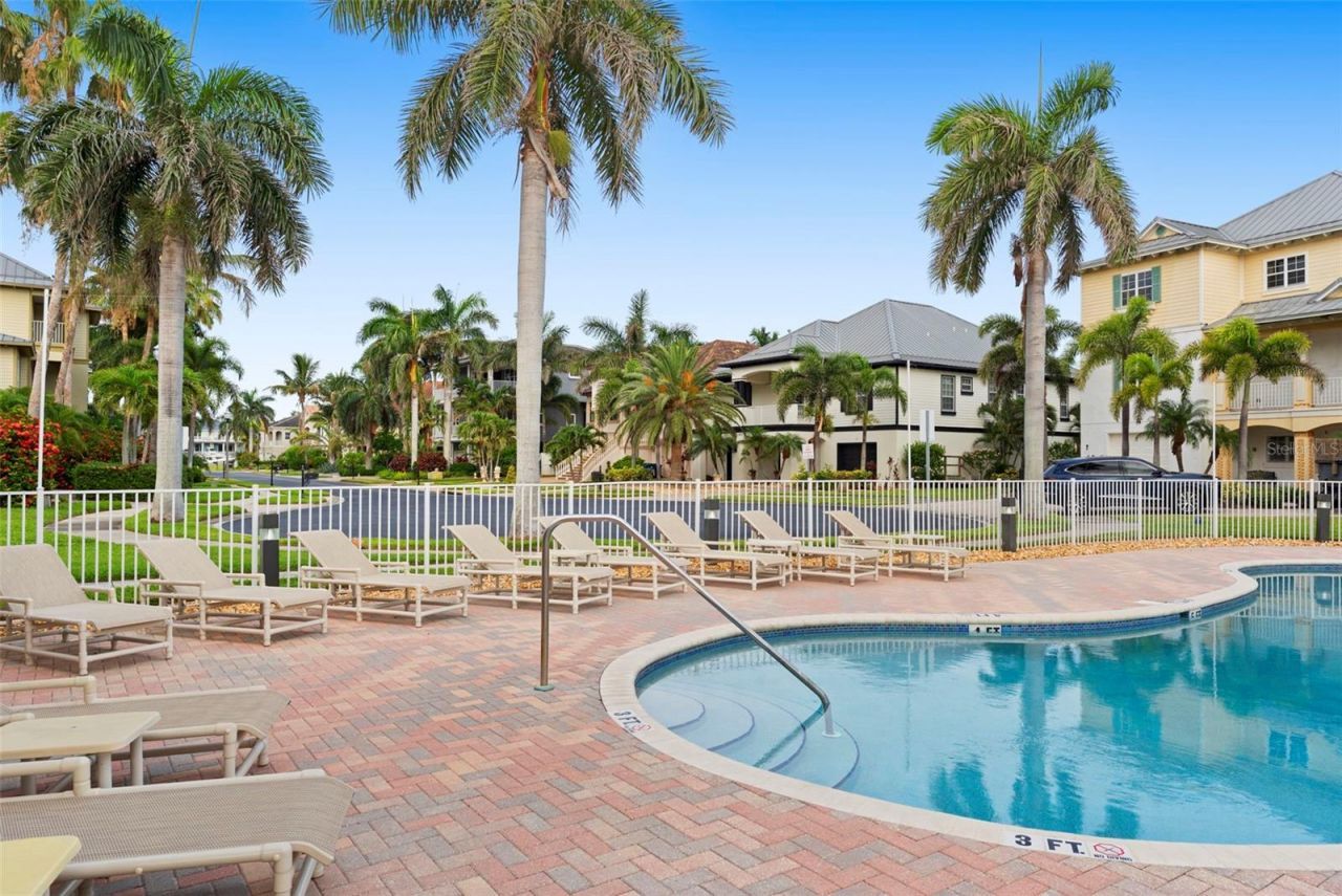 17717 Gulf Boulevard, Unit 604, Redington Shores, FL 33708 Photo