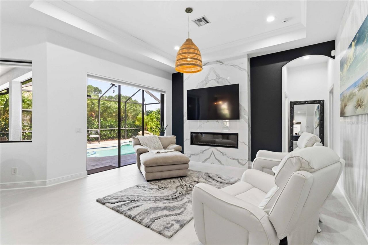 8051 36th Street Circle E, Sarasota, FL 34243 Photo