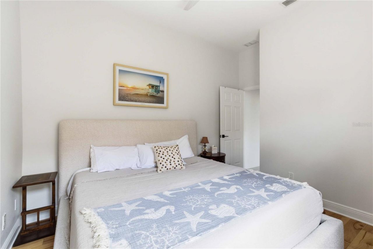 8051 36th Street Circle E, Sarasota, FL 34243 Photo