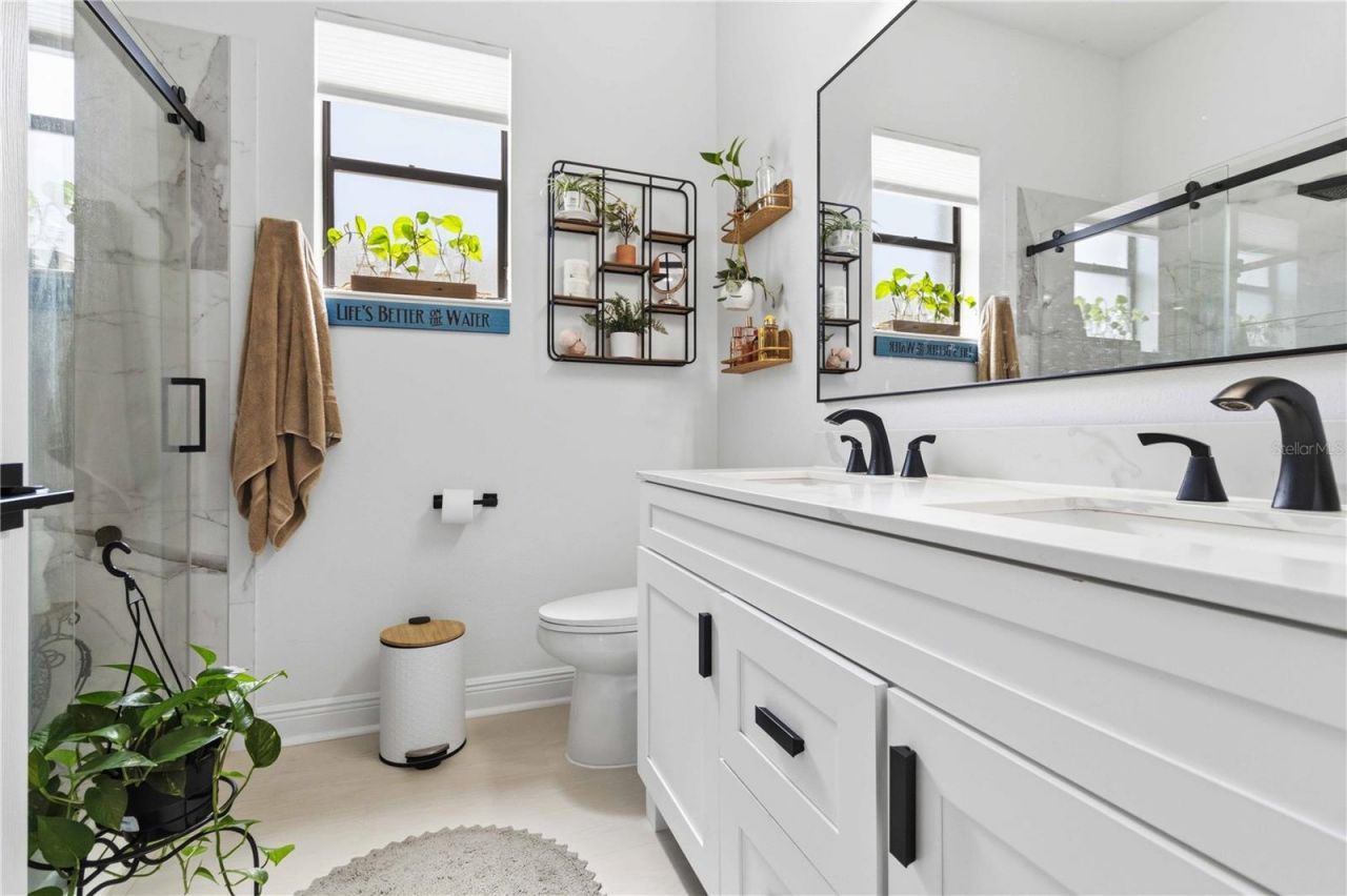8051 36th Street Circle E, Sarasota, FL 34243 Photo