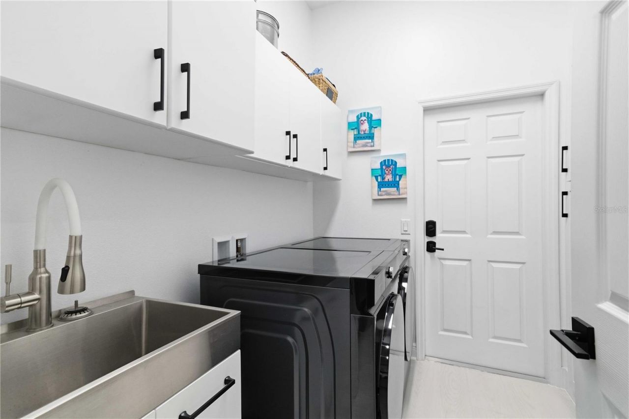 8051 36th Street Circle E, Sarasota, FL 34243 Photo