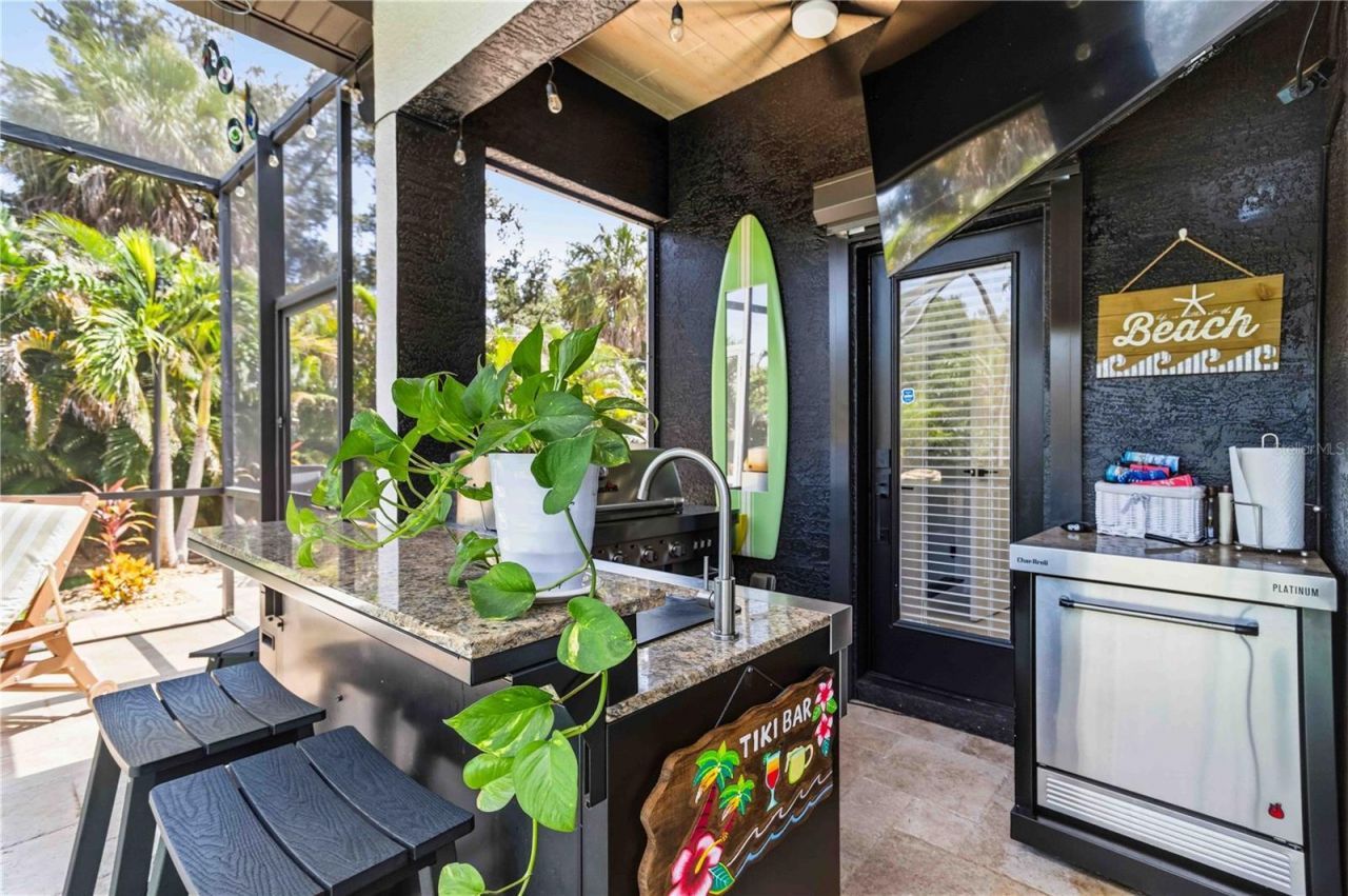8051 36th Street Circle E, Sarasota, FL 34243 Photo