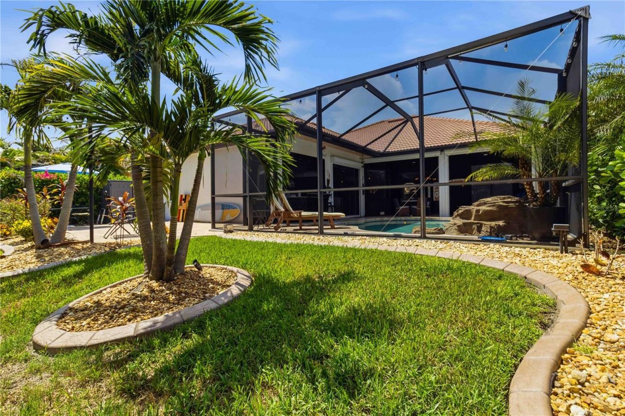 8051 36th Street Circle E, Sarasota, FL 34243 Photo