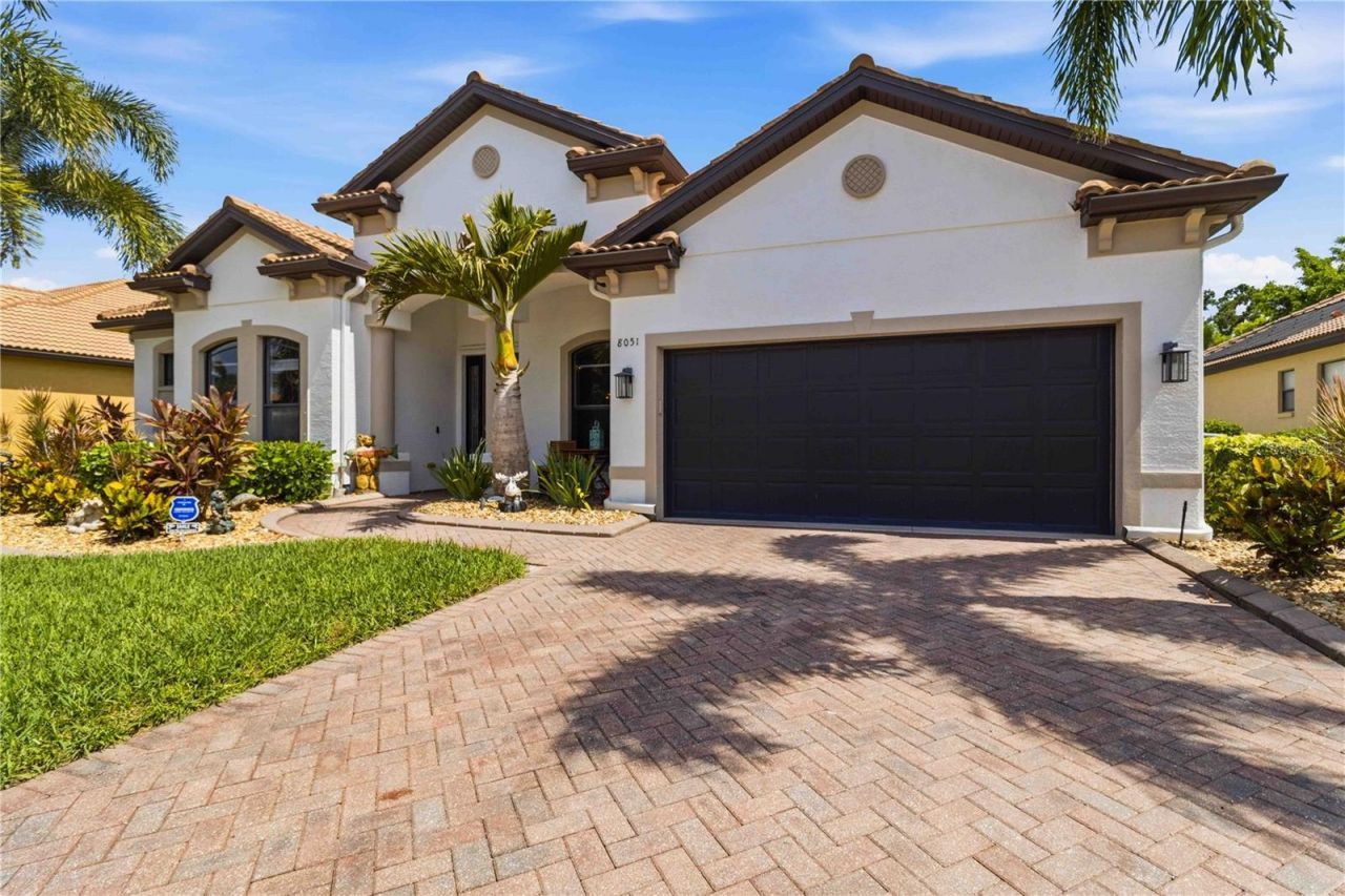 8051 36th Street Circle E, Sarasota, FL 34243 Photo