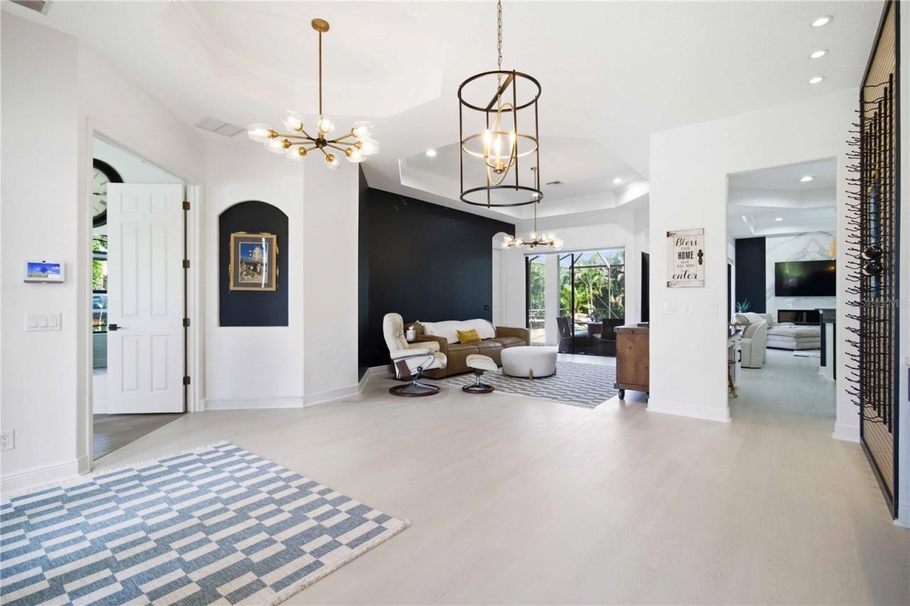 8051 36th Street Circle E, Sarasota, FL 34243 Photo