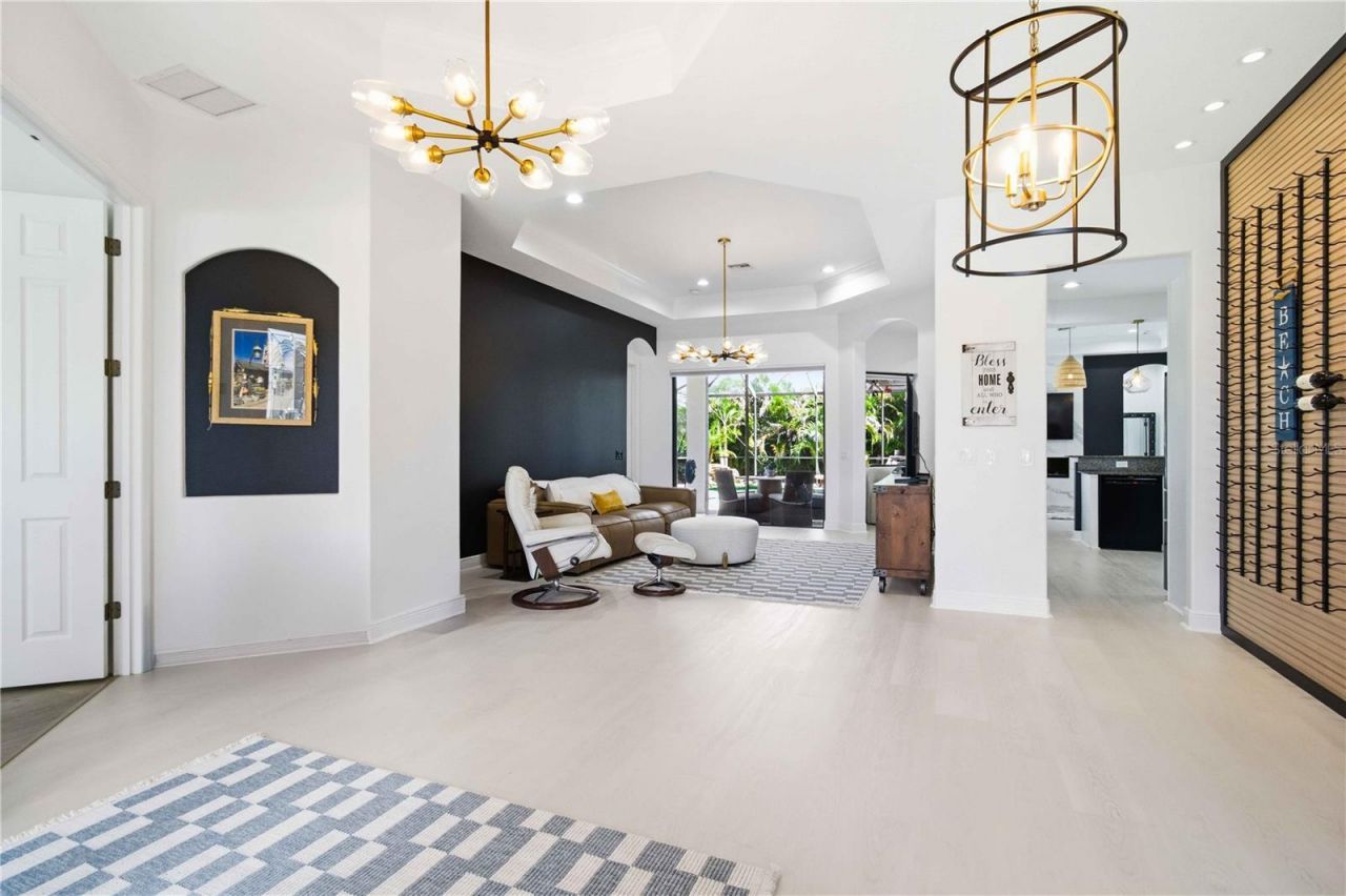 8051 36th Street Circle E, Sarasota, FL 34243 Photo