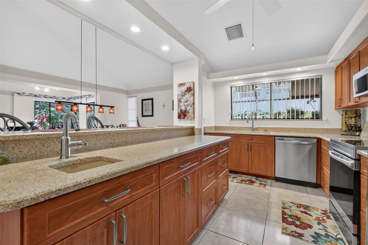 21 Townhill Drive, Eustis, FL 32726 Photo