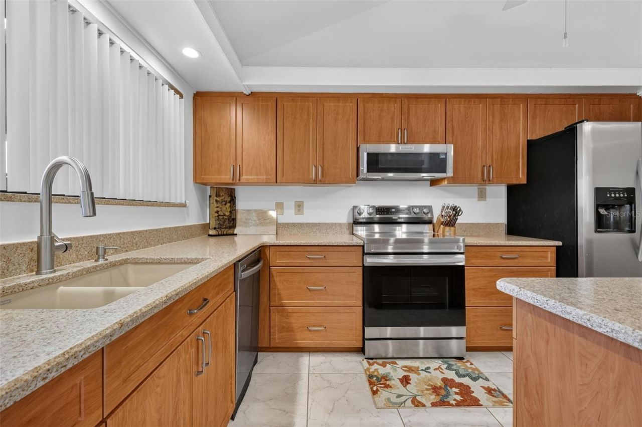 21 Townhill Drive, Eustis, FL 32726 Photo